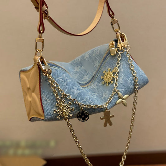 Bloom Pouch Shoulder Bags